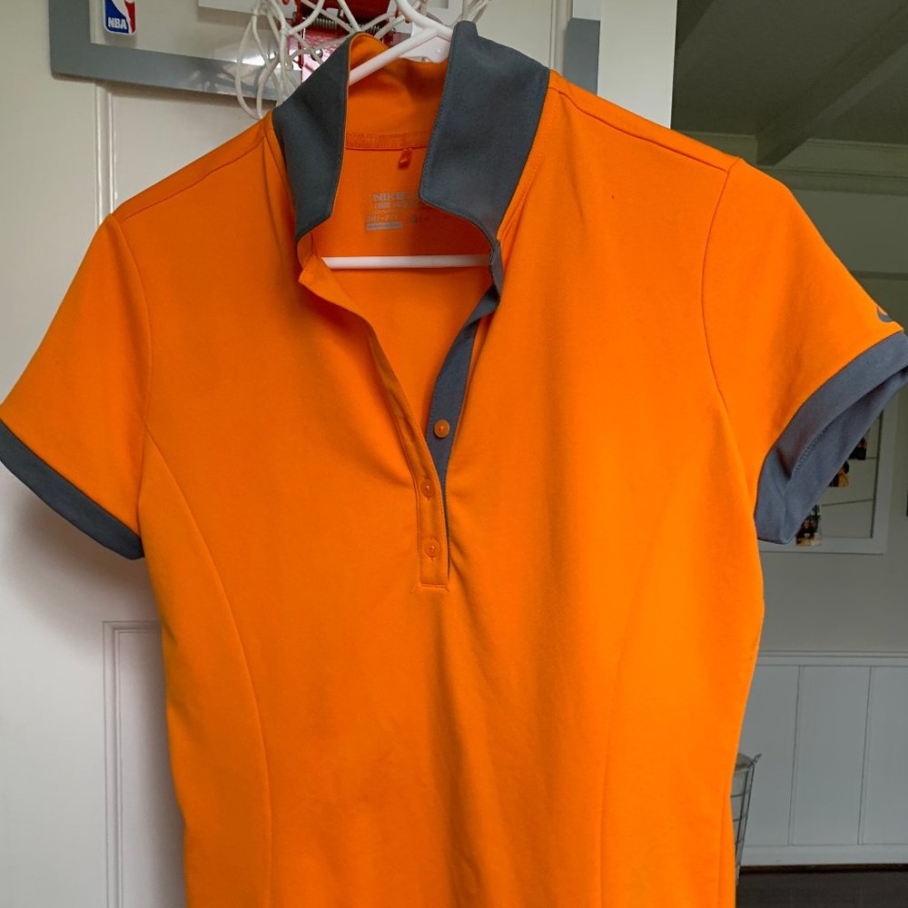 Medium Women's Nike Orange Golf Shirt
